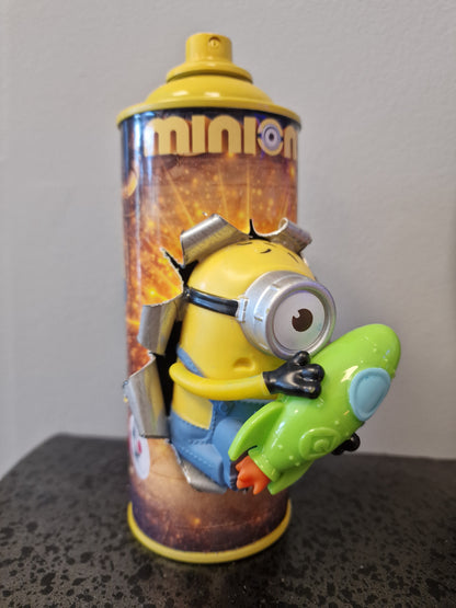 Bombe de peinture custom minions– Figurine des minions spacial pop culture artisanale