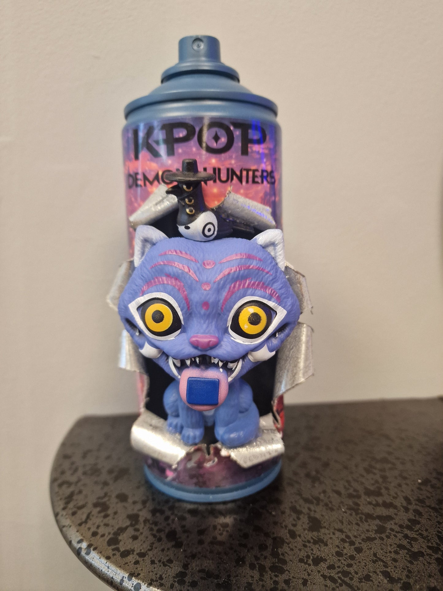 Bombe de peinture custom pokemon – Figurine Kpop demon hunter pop culture artisanale