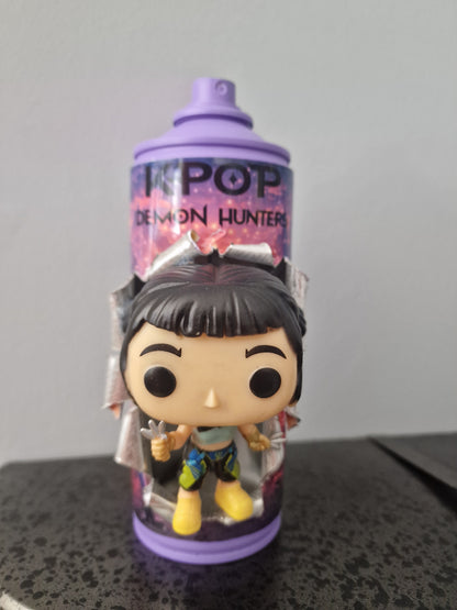 Bombe de peinture custom  – Figurine  zoey Kpop demon hunter pop culture artisanale
