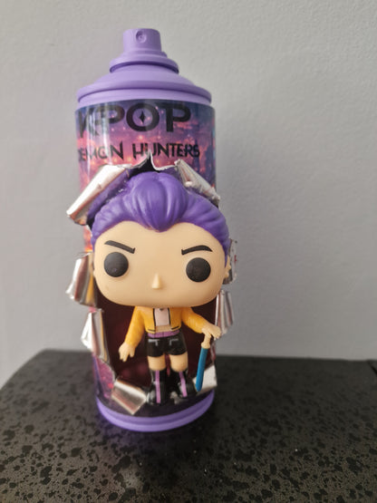 Bombe de peinture custom  – Figurine  rumi Kpop demon hunter pop culture artisanale