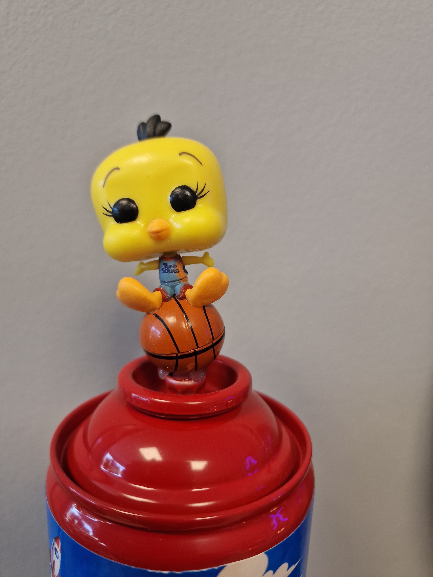Bombe de peinture custom Titi & Grosminet – Tweety Sylvester Tune Squad – Déco Pop Art Space Jam – Pièce unique Looney Tunes