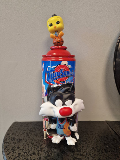 Bombe de peinture custom Titi & Grosminet – Tweety Sylvester Tune Squad – Déco Pop Art Space Jam – Pièce unique Looney Tunes