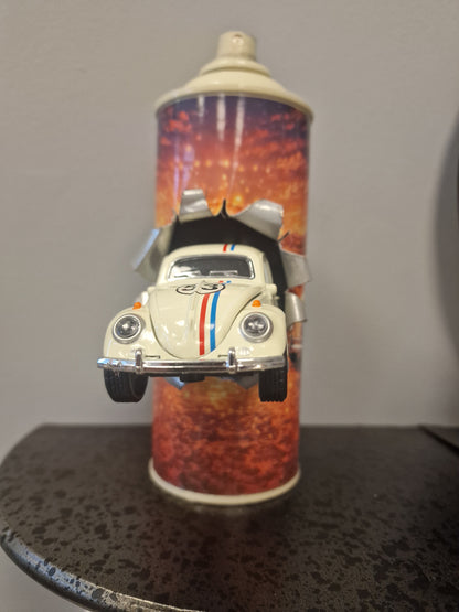 Bombe de peinture custom Volkswagen – Figurine coccinelle pop culture artisanale
