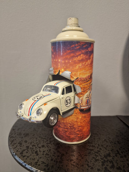 Bombe de peinture custom Volkswagen – Figurine coccinelle pop culture artisanale