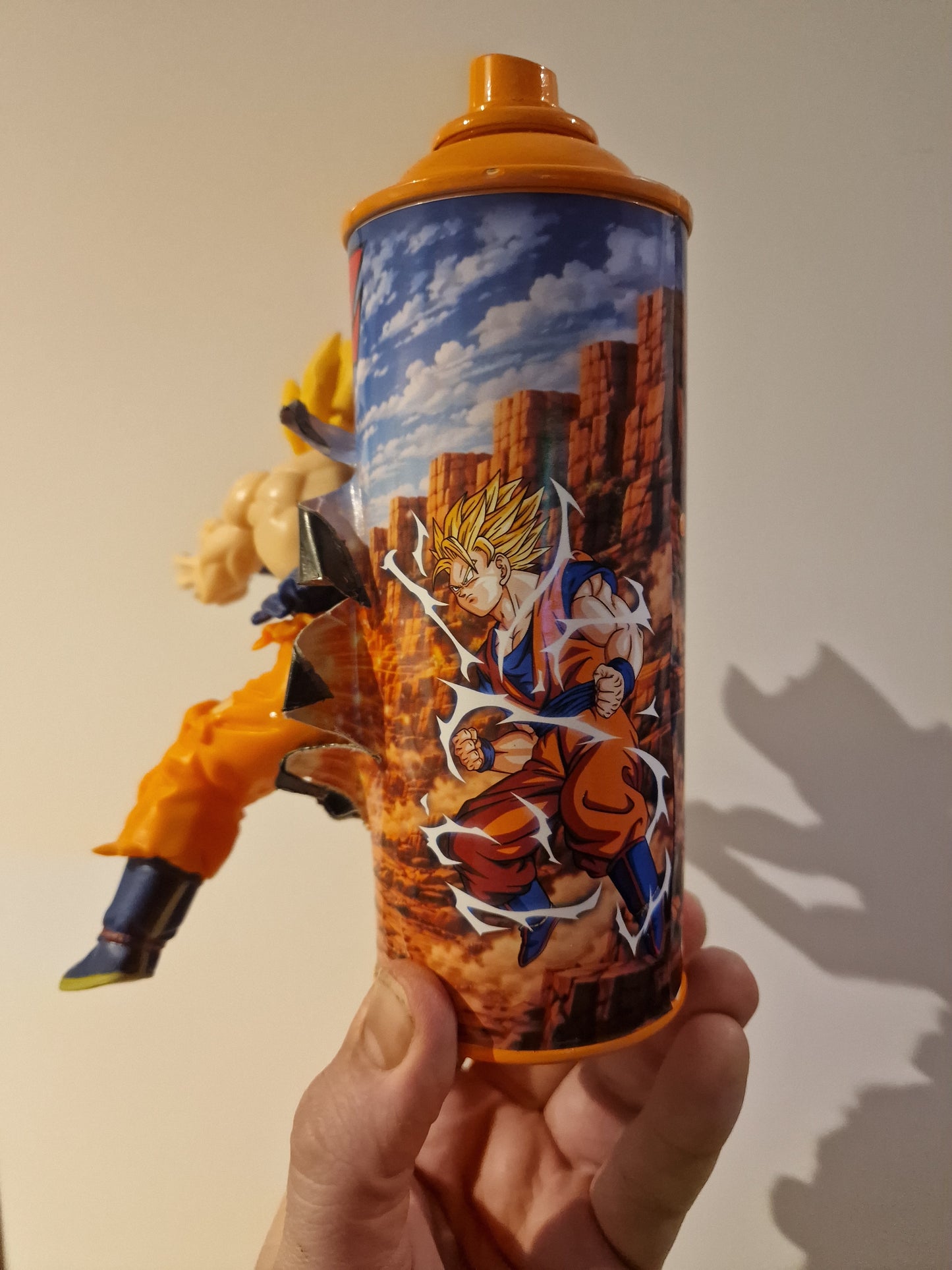 Bombe de peinture custom dragon ball z – Figurine sangoku pop culture artisanale