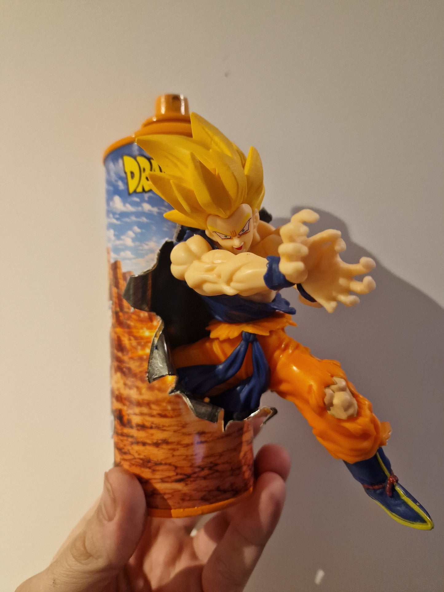 Bombe de peinture custom dragon ball z – Figurine sangoku pop culture artisanale