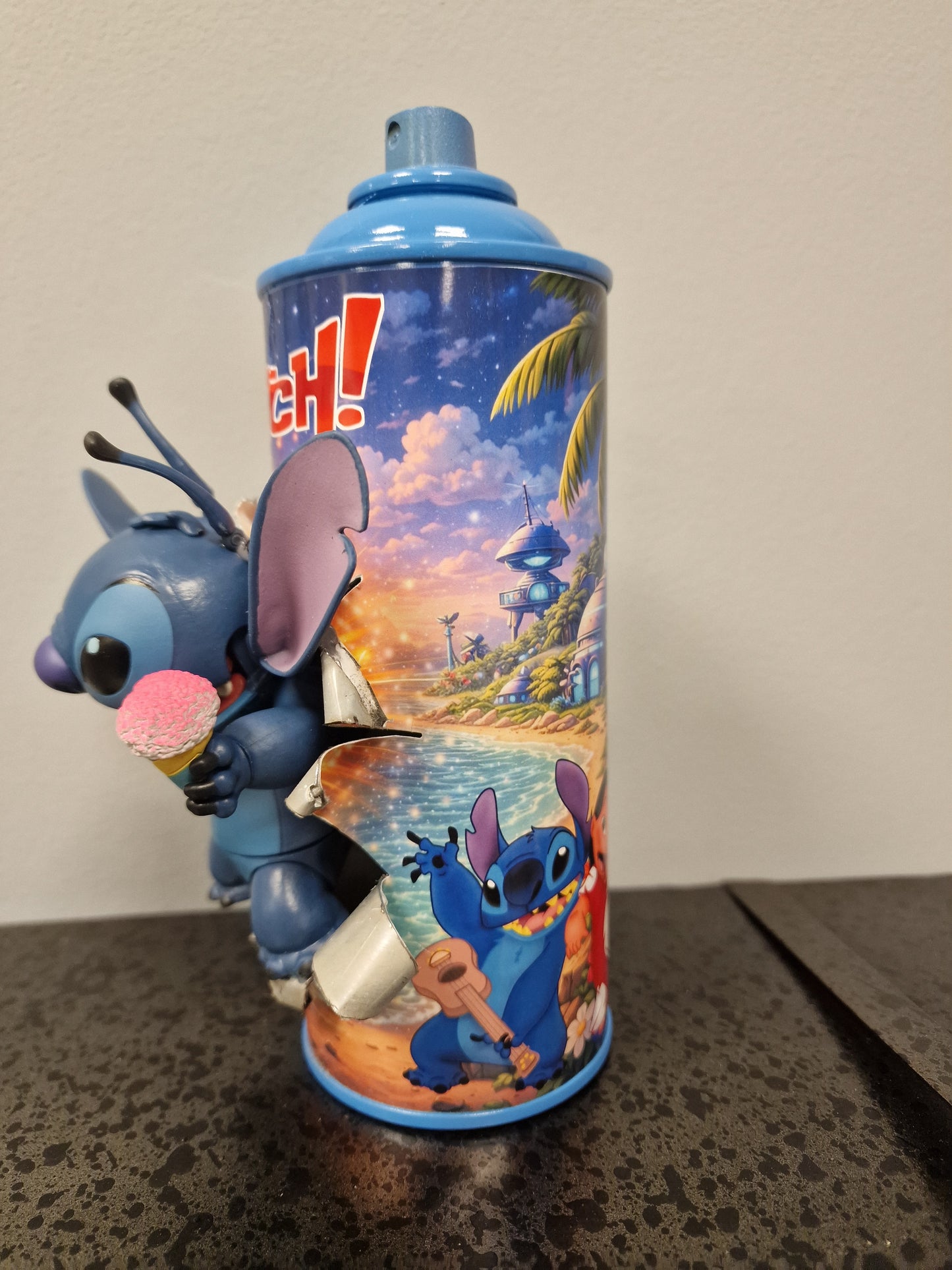 Bombe de peinture custom lilo et stitch – Figurine stitch pop culture artisanale