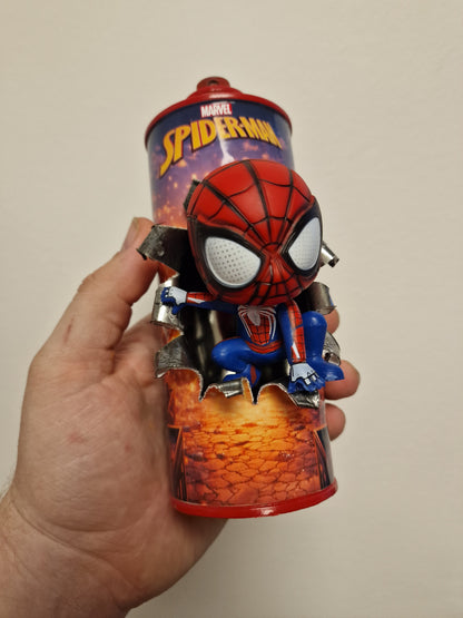 Bombe de peinture custom marvel – Figurine  little Spiderman pop culture artisanale