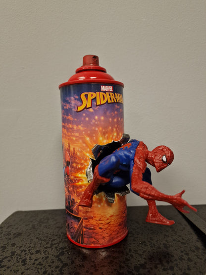 Bombe de peinture custom marvel – Figurine Spiderman pop culture artisanale