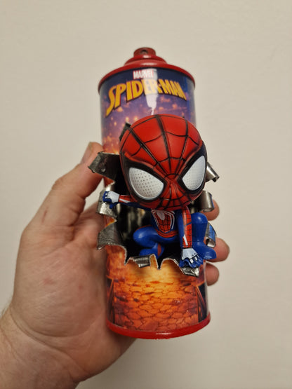Bombe de peinture custom marvel – Figurine  little Spiderman pop culture artisanale