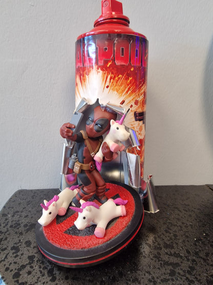 Bombe de peinture custom marvel – Figurine pop deadpool pop licorne culture artisanale