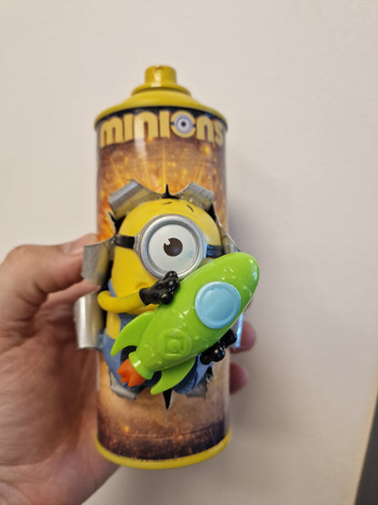 Bombe de peinture custom minions– Figurine des minions spacial pop culture artisanale