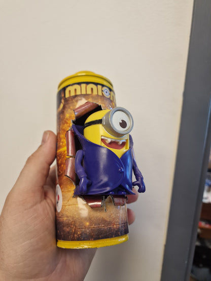 Bombe de peinture custom minions– Figurine des minions vampire pop culture artisanale