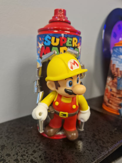 Bombe de peinture custom nintendo  – Figurine mario pompier  pop culture artisanale