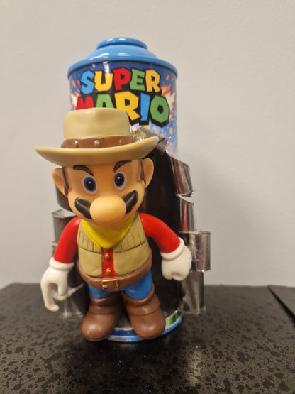 Bombe de peinture custom nintendo  – Figurine mario cowboy   pop culture artisanale