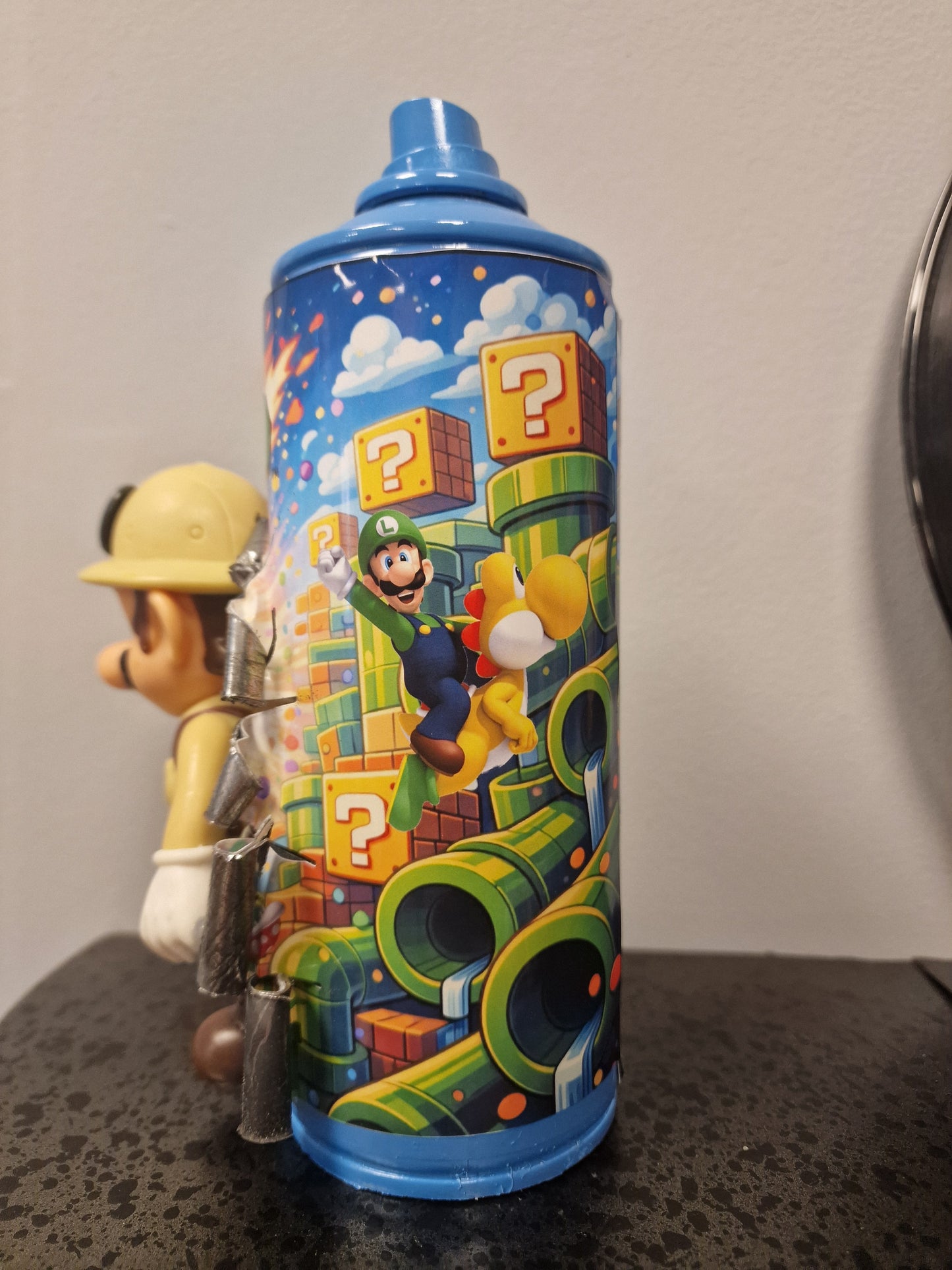 Bombe de peinture custom nintendo  – Figurine mario safari  pop culture artisanale