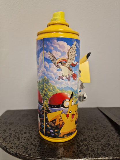 Bombe de peinture custom pokemon – Figurine pikachu  football 2 pop culture artisanale