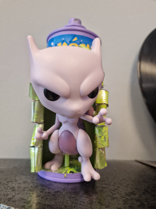 Bombe de peinture custom pokemon – Figurine mewtwo pop culture artisanale