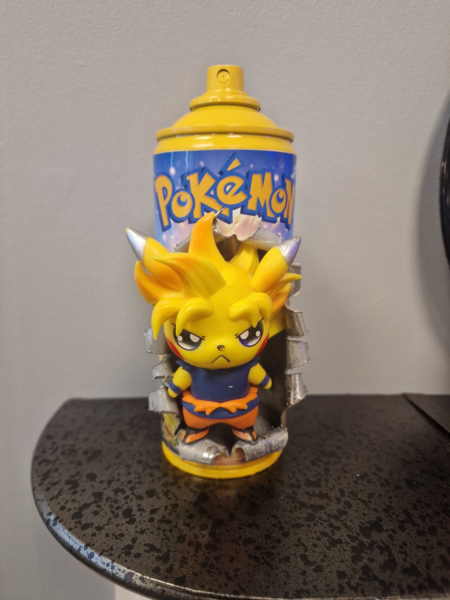 Bombe de peinture custom pokemon – Figurine pikachu sangoku pop culture artisanale