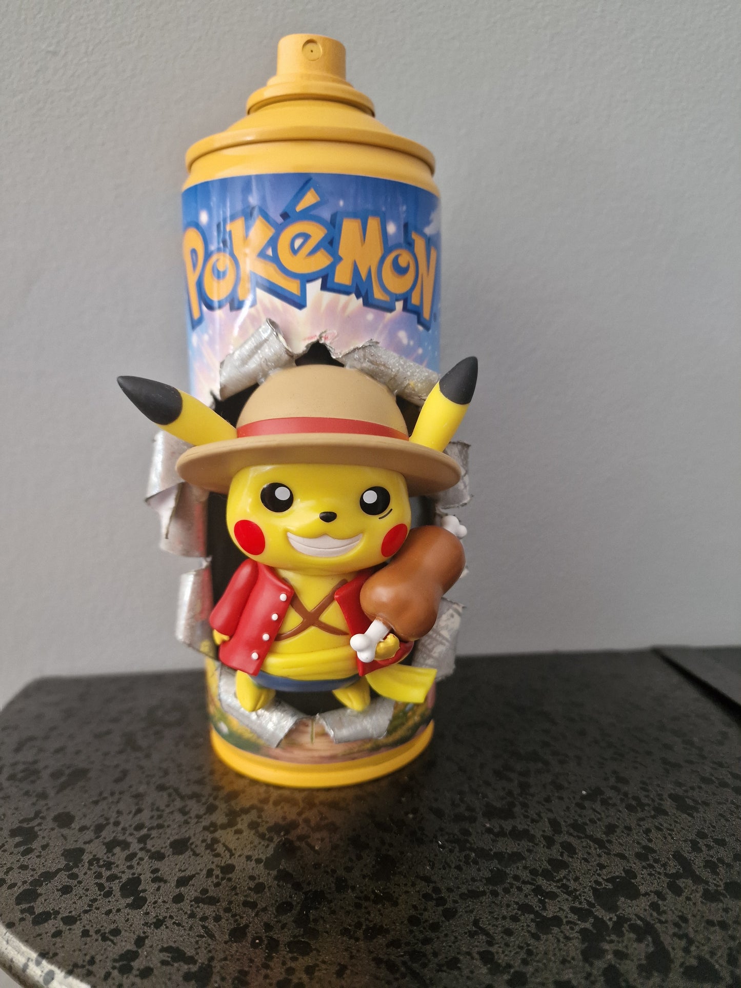 Bombe de peinture custom pokemon – Figurine pop pikachu one piece pop culture artisanale