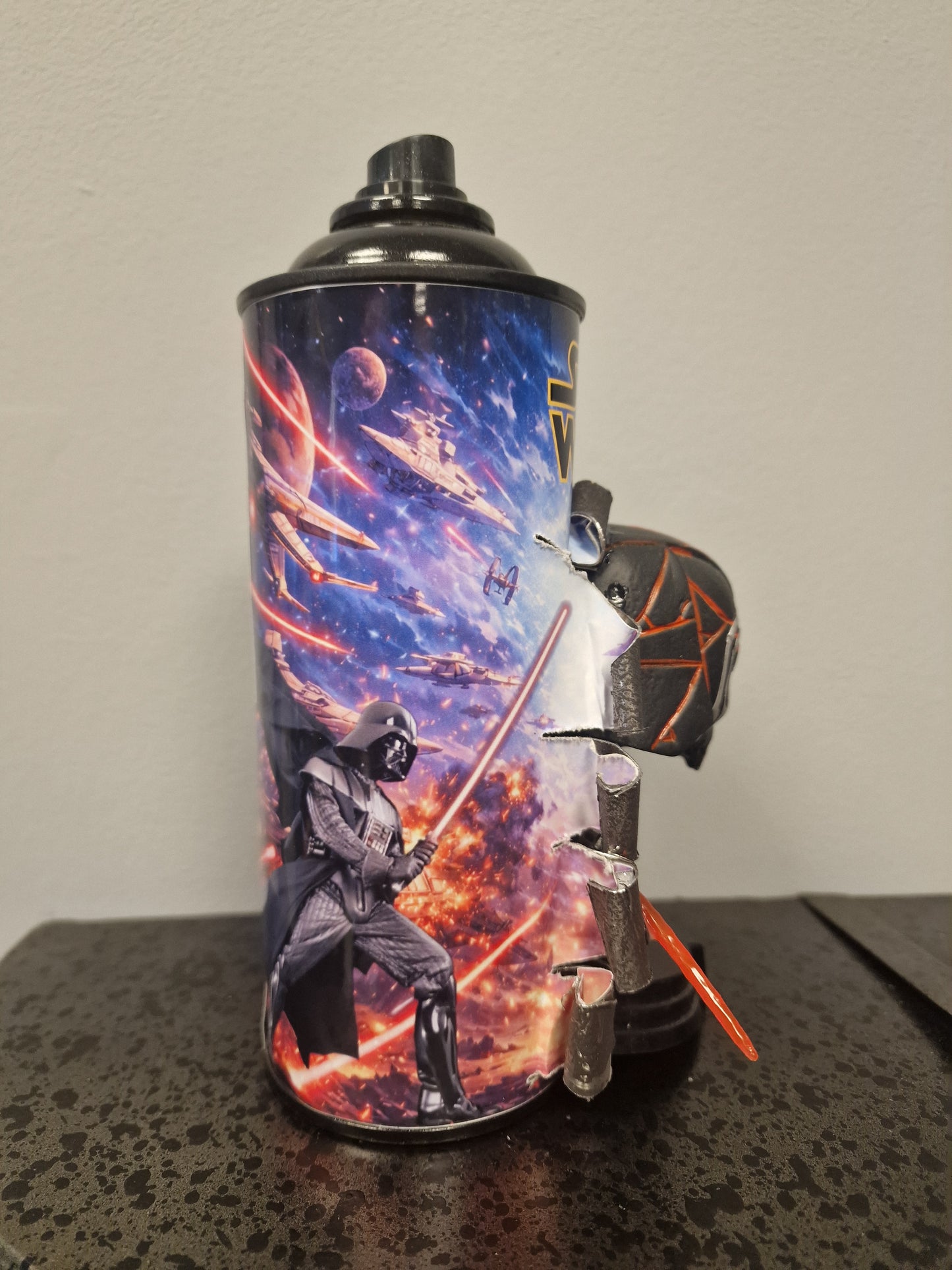 Bombe de peinture custom star wars – Figurine kylo ren pop culture artisanale