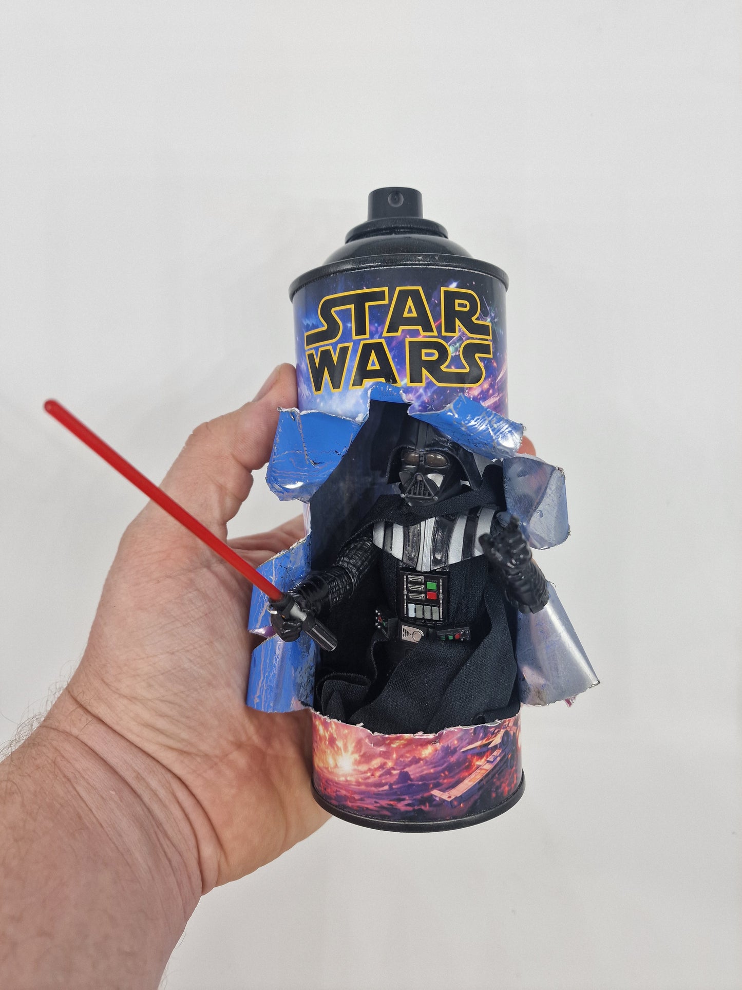 Bombe de peinture custom star wars – Figurine dark vador pop culture artisanale