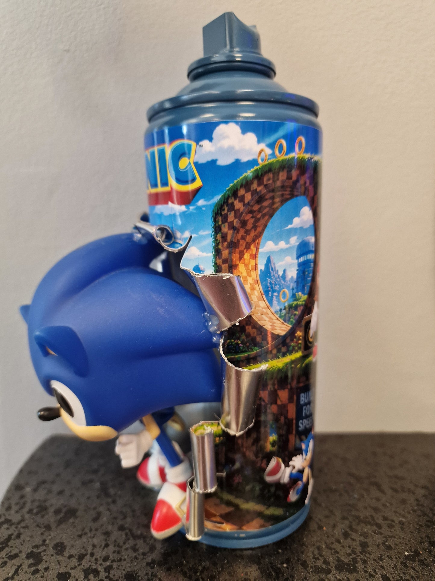 Bombe de peinture customisée Sonic – Figurine 3D effet explosion – Décoration gaming rétro SEGA