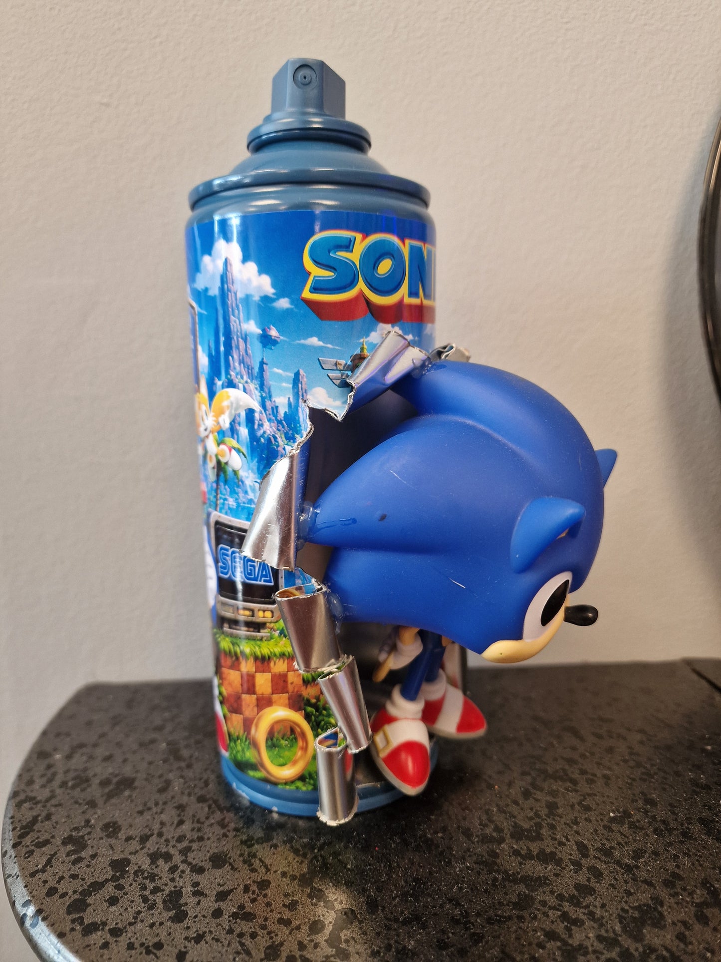 Bombe de peinture customisée Sonic – Figurine 3D effet explosion – Décoration gaming rétro SEGA