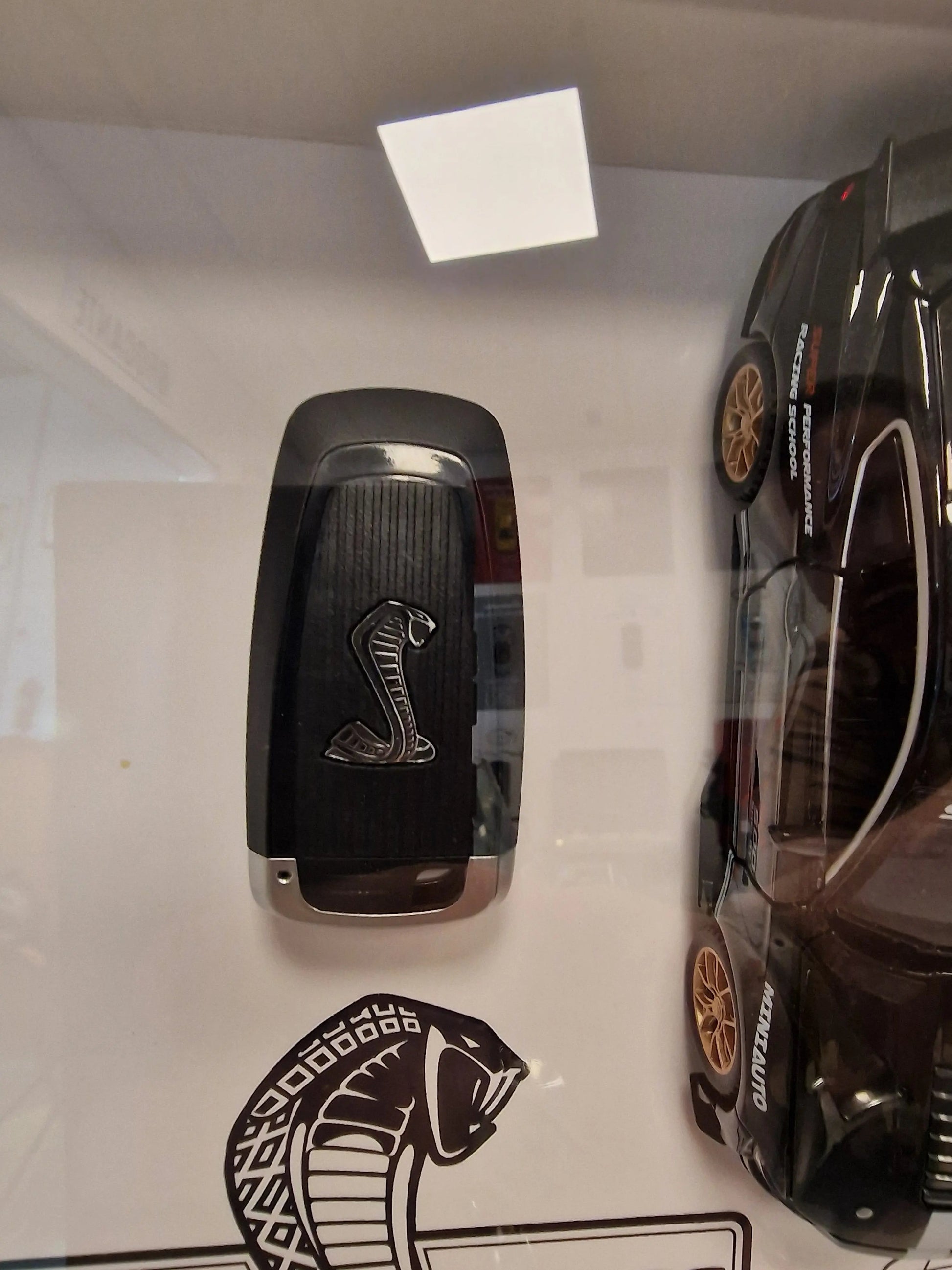 CADRE CLé  ET Réplique MUSTANG SHELBY GT500 Vintagedison