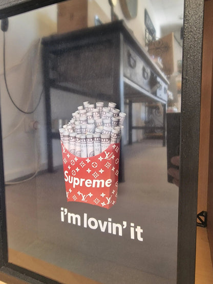 Cadre Pop Art "I’m Lovin’ It" – Cornet de Billets Supreme x LV – Édition Limitée Fait Main