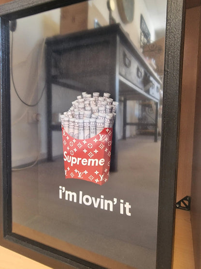 Cadre Pop Art "I’m Lovin’ It" – Cornet de Billets Supreme x LV – Édition Limitée Fait Main