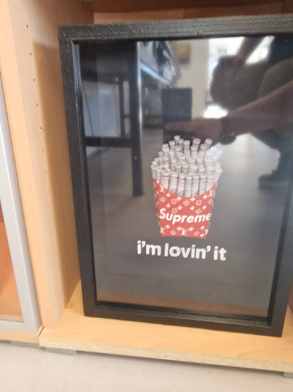 Cadre Pop Art "I’m Lovin’ It" – Cornet de Billets Supreme x LV – Édition Limitée Fait Main