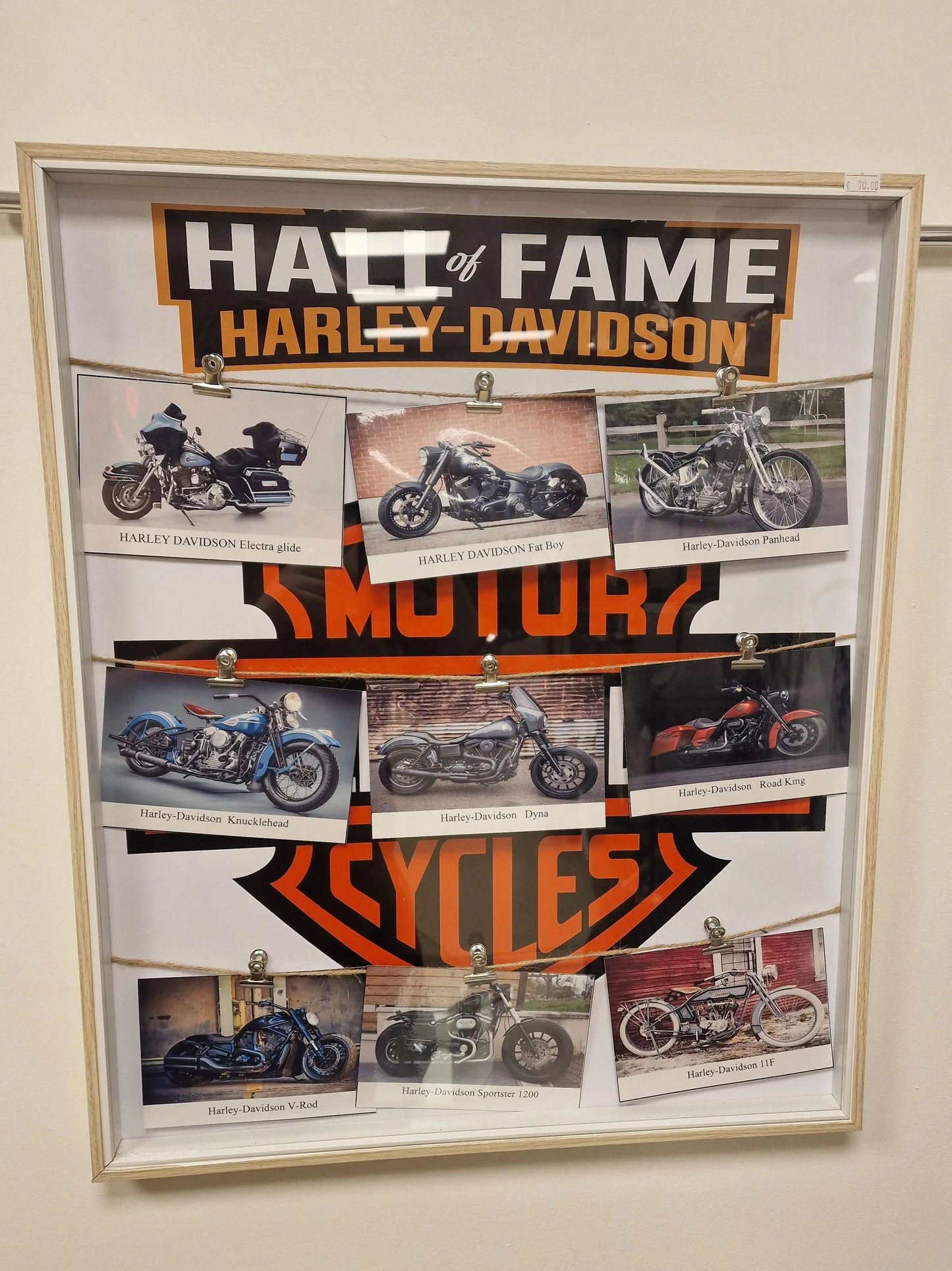 Cadre “Hall of Fame Harley-Davidson” – Motos légendaires (50 x 60 cm) Vintagedison