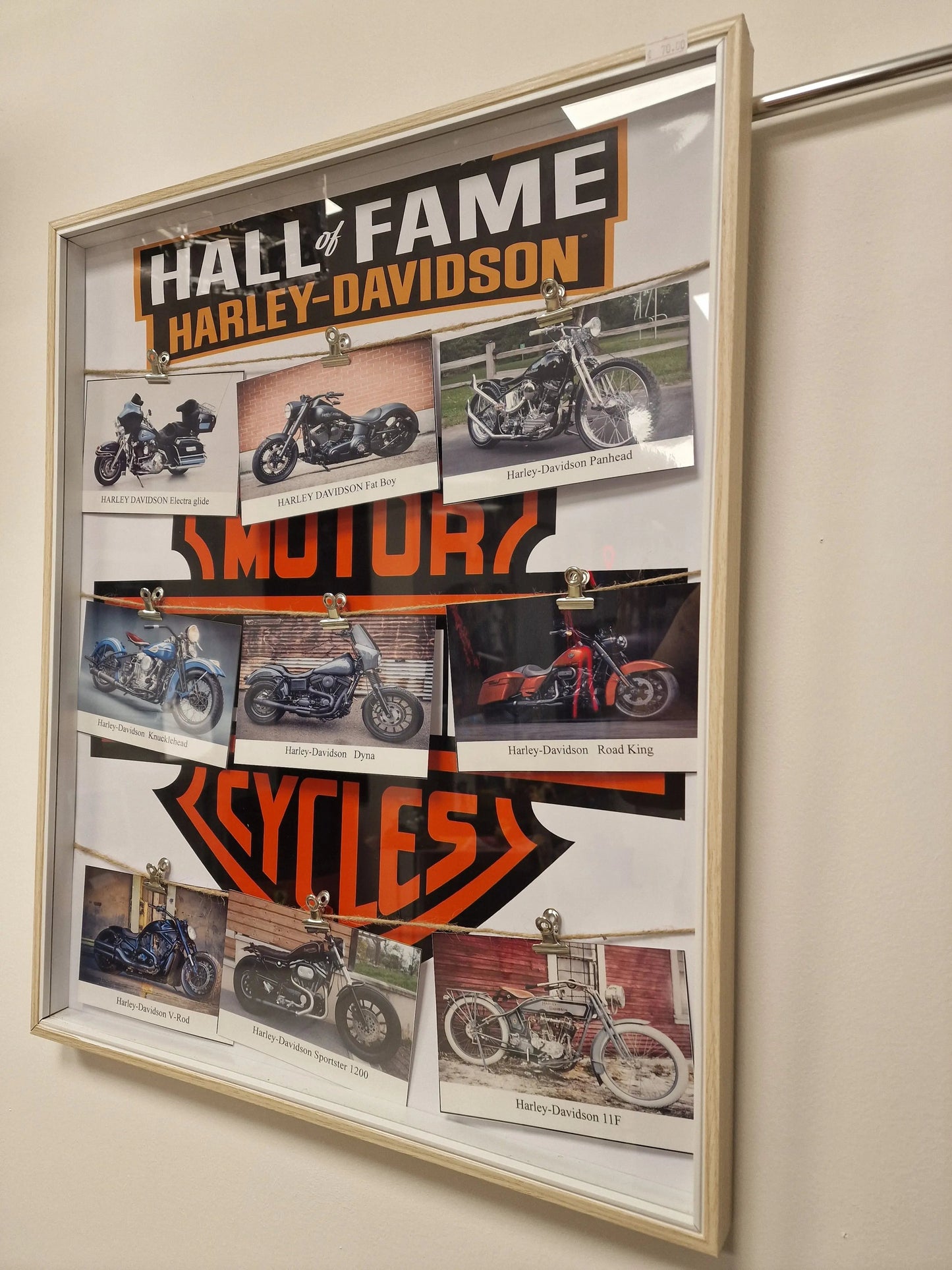Cadre “Hall of Fame Harley-Davidson” – Motos légendaires (50 x 60 cm) Vintagedison