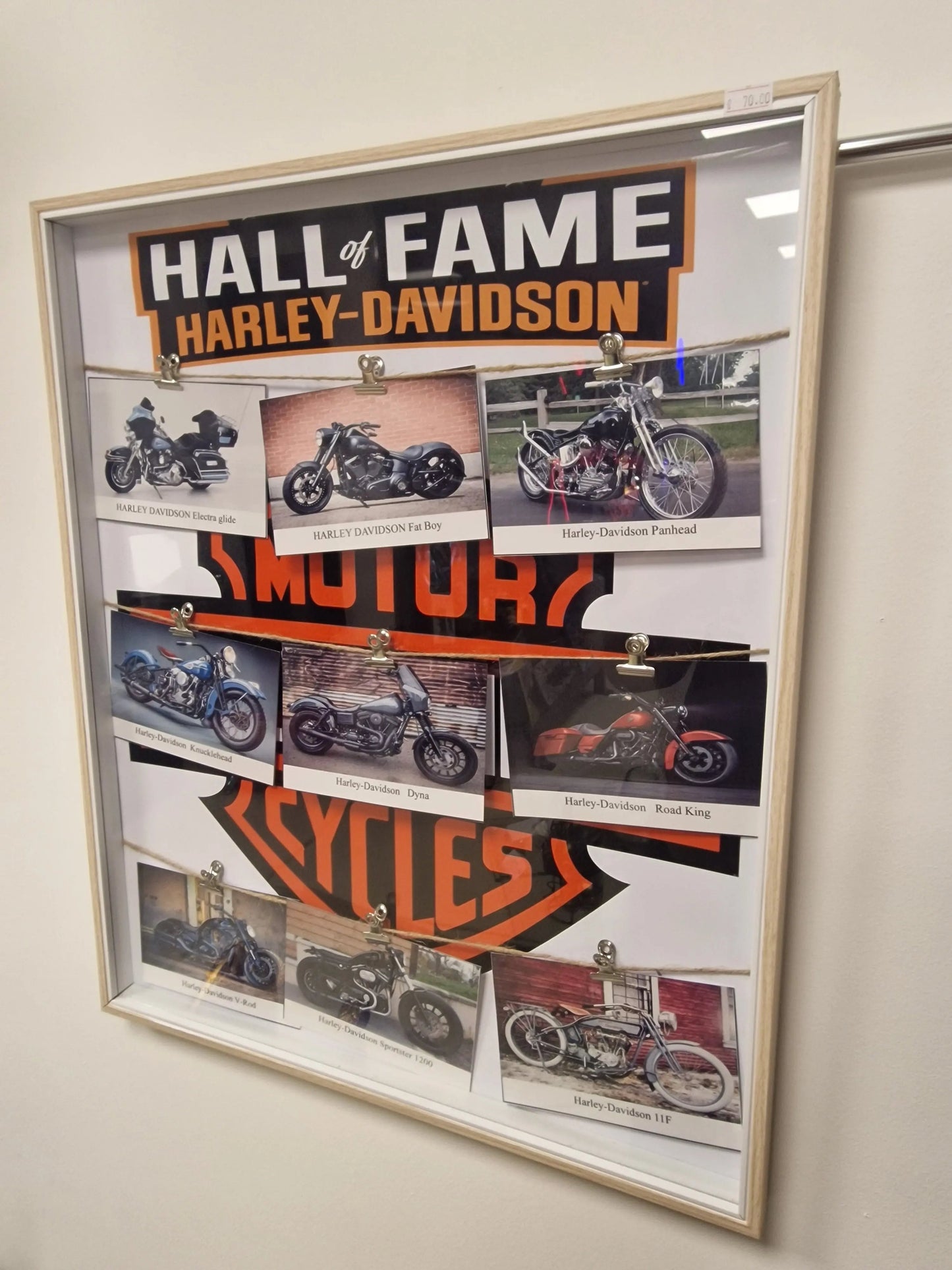 Cadre “Hall of Fame Harley-Davidson” – Motos légendaires (50 x 60 cm) Vintagedison
