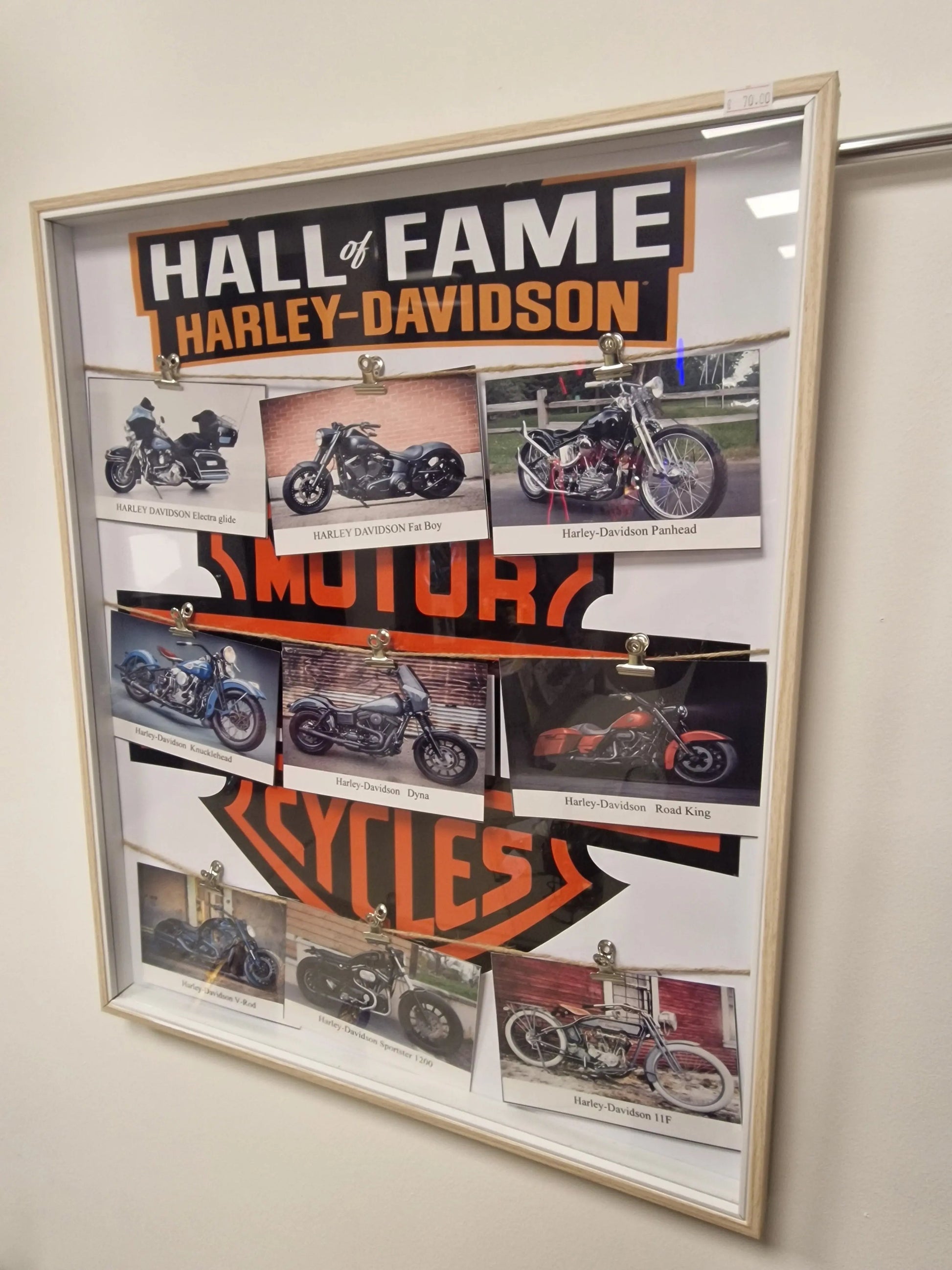 Cadre “Hall of Fame Harley-Davidson” – Motos légendaires (50 x 60 cm) Vintagedison