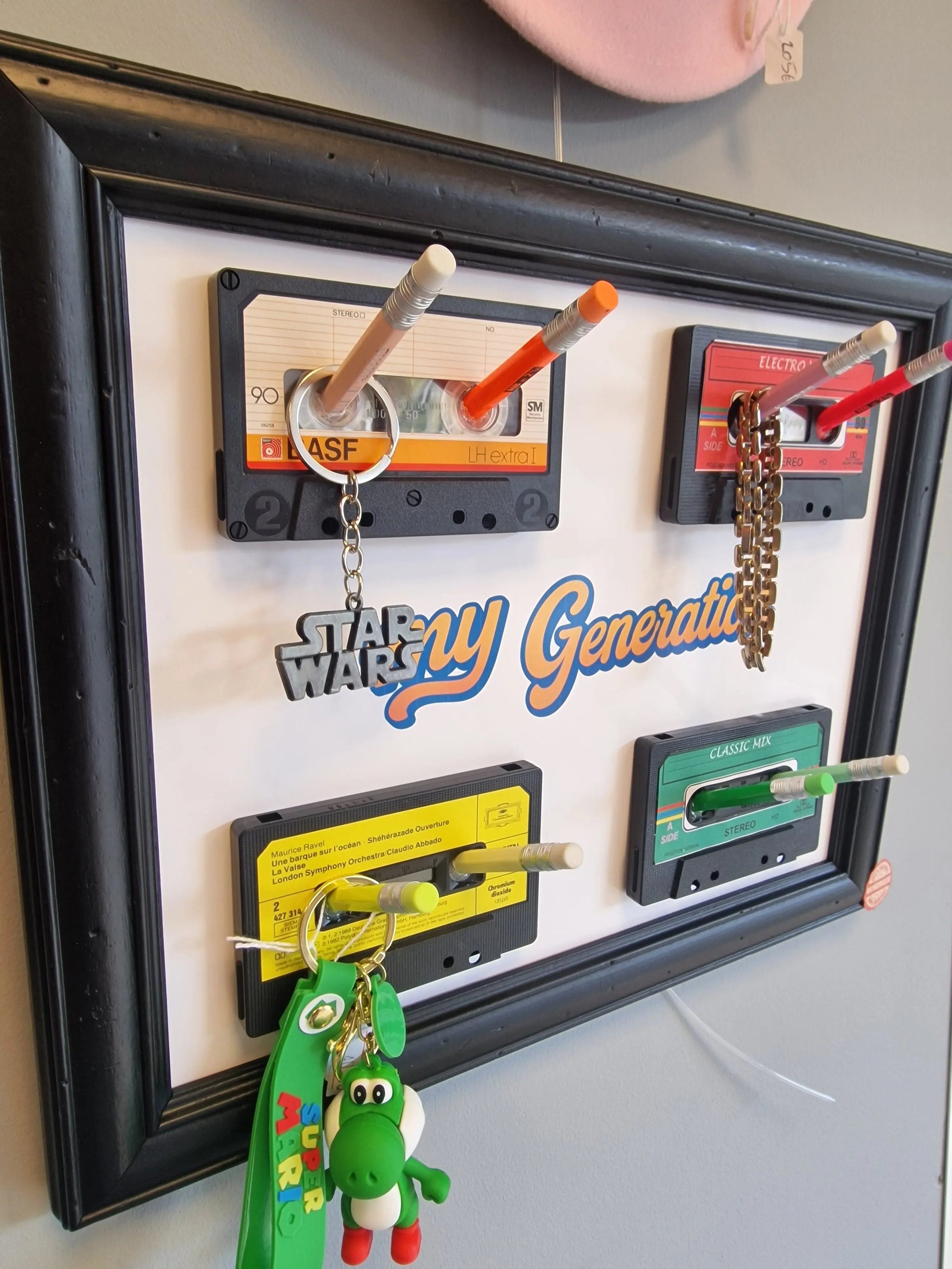 Cadre porte-clés rétro années 80 – “My Generation” avec cassettes audio et crayon Vintagedison