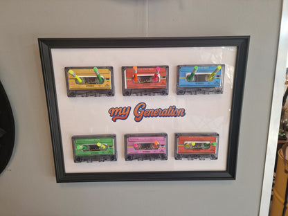 Cadre porte-clés porte-bijoux rétro My Generation – 6 Cassettes audio vintage & crayons – Décoration murale années 80 90