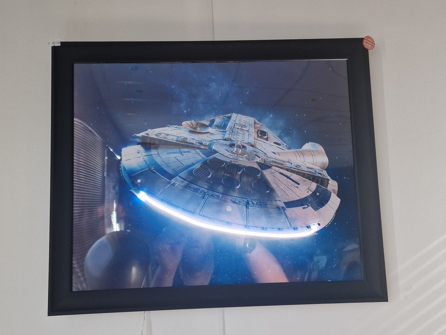 Cadre Lumineux Faucon Millenium 40x50 cm – Propulseurs LED – Décoration Murale Inspirée Star Wars