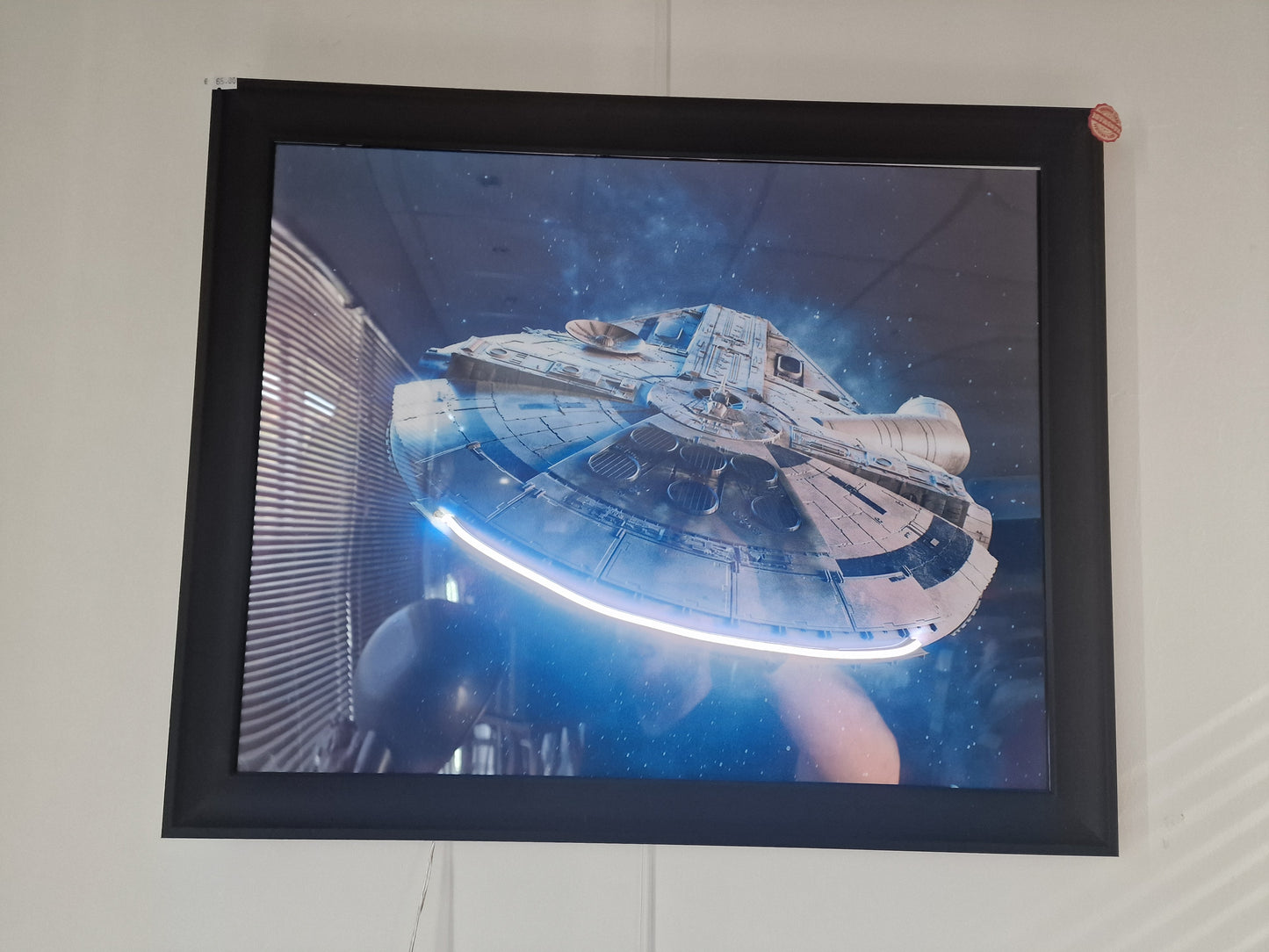Cadre Lumineux Faucon Millenium 40x50 cm – Propulseurs LED – Décoration Murale Inspirée Star Wars