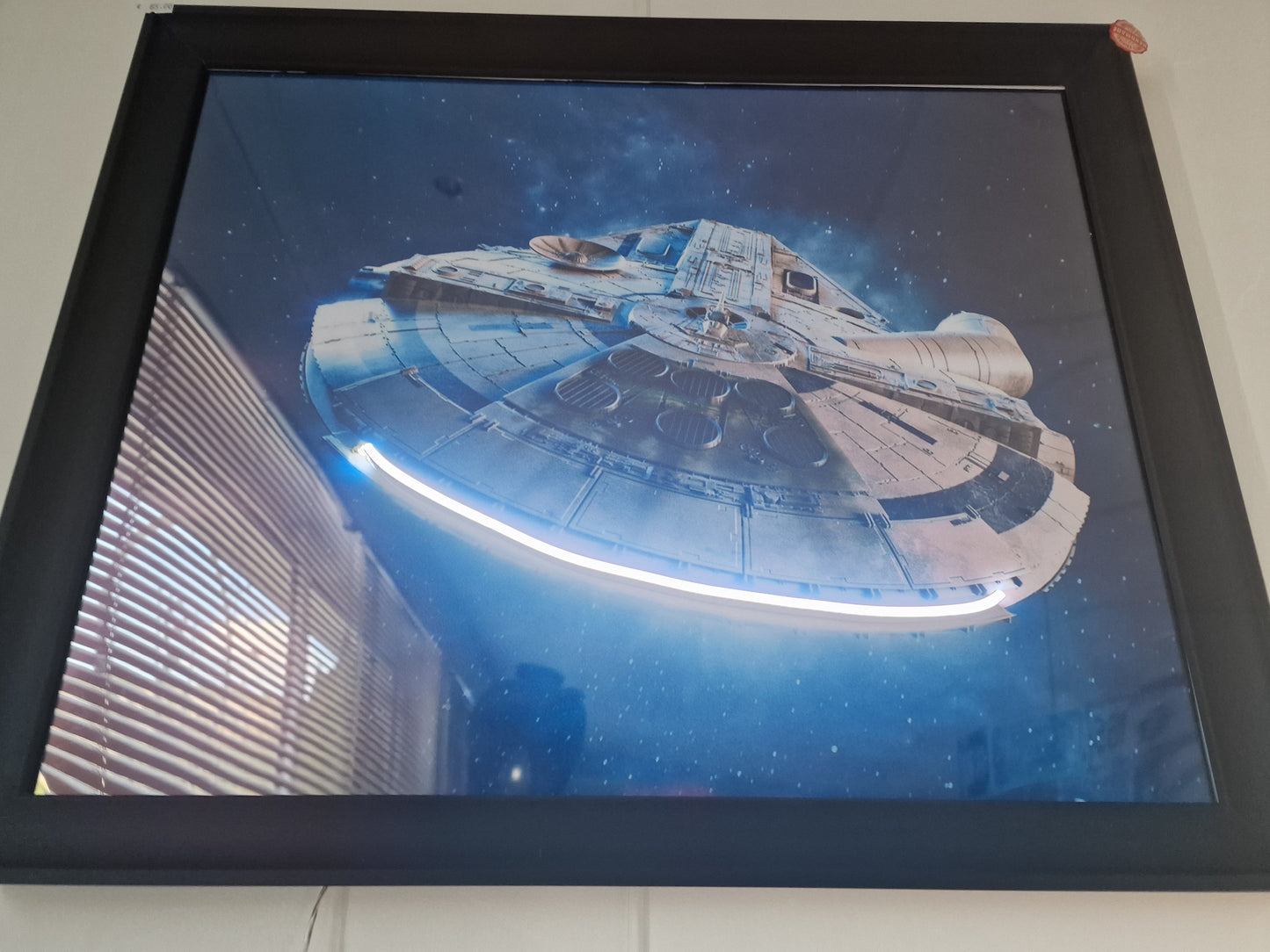 Cadre Lumineux Faucon Millenium 40x50 cm – Propulseurs LED – Décoration Murale Inspirée Star Wars