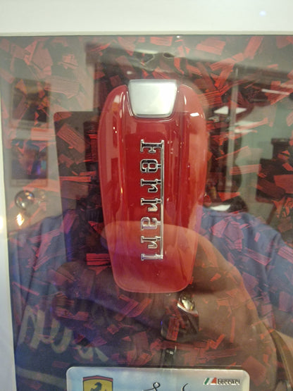 Cadre clé Ferrari A4 – Clé Ferrari Rouge | Décoration Murale Automobile de Collection