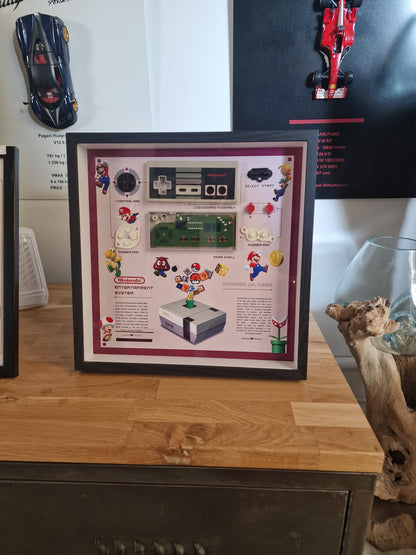 Cadre manette Famicom Nintendo – Déco gaming rétro années 80 – Objet geek vintage fait main