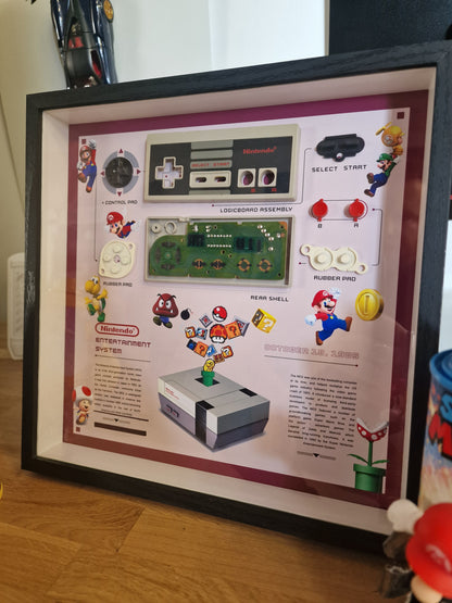 Cadre manette Famicom Nintendo – Déco gaming rétro années 80 – Objet geek vintage fait main
