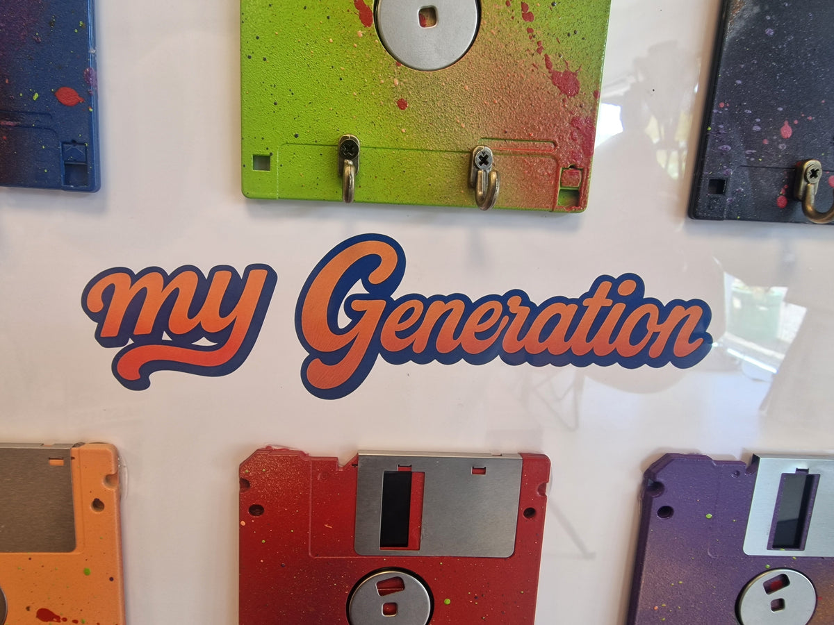 Cadre porte-clés mural en disquettes vintage – My Generation – Déco rétro années 80/90