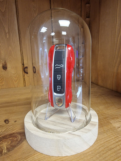 Clé Porsche ROUGE Sous Cloche LED – Objet de Collection Automobile Ø 10 cm – H 16 cm (Copie)