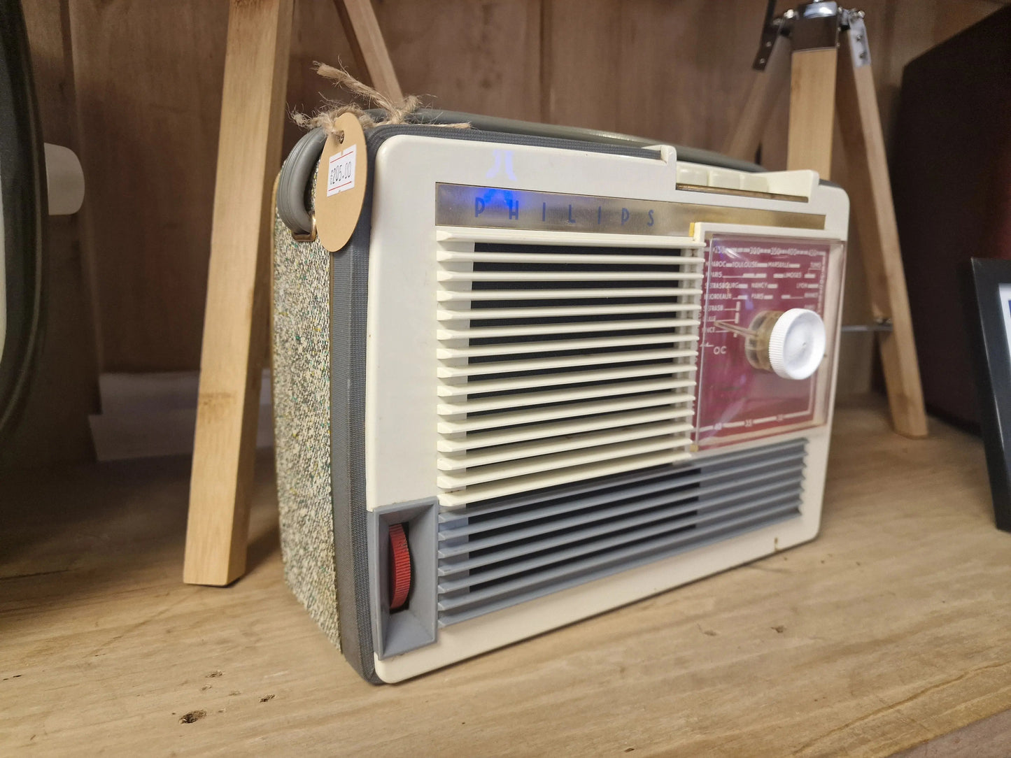 Enceinte Bluetooth phillips dans ancienne radio Vintagedison