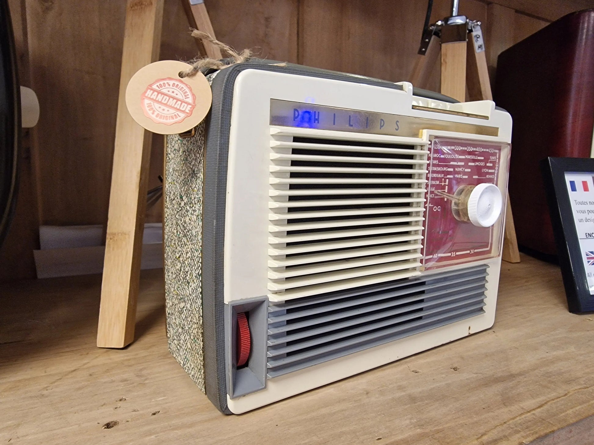 Enceinte Bluetooth phillips dans ancienne radio Vintagedison