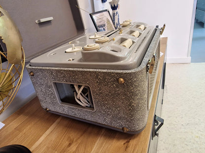 Enceinte Bluetooth vintage  dans ancien magnétophone bi amplificateur philips Vintagedison