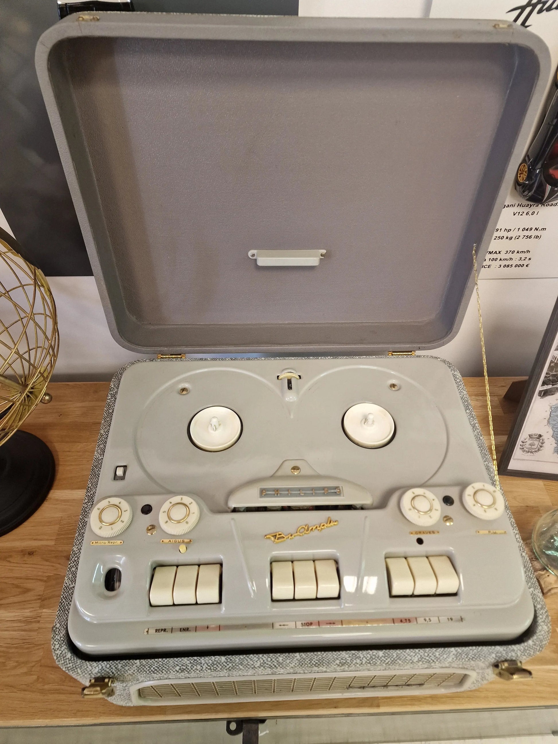 Enceinte Bluetooth vintage  dans ancien magnétophone bi amplificateur philips Vintagedison